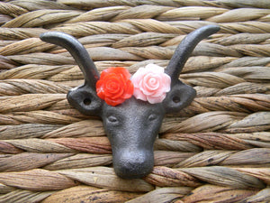 Cast Iron Wall Hook, Western Rustic Longhorn Steer Farmhouse DÃ©cor, Red Rose Pink Rose Cow